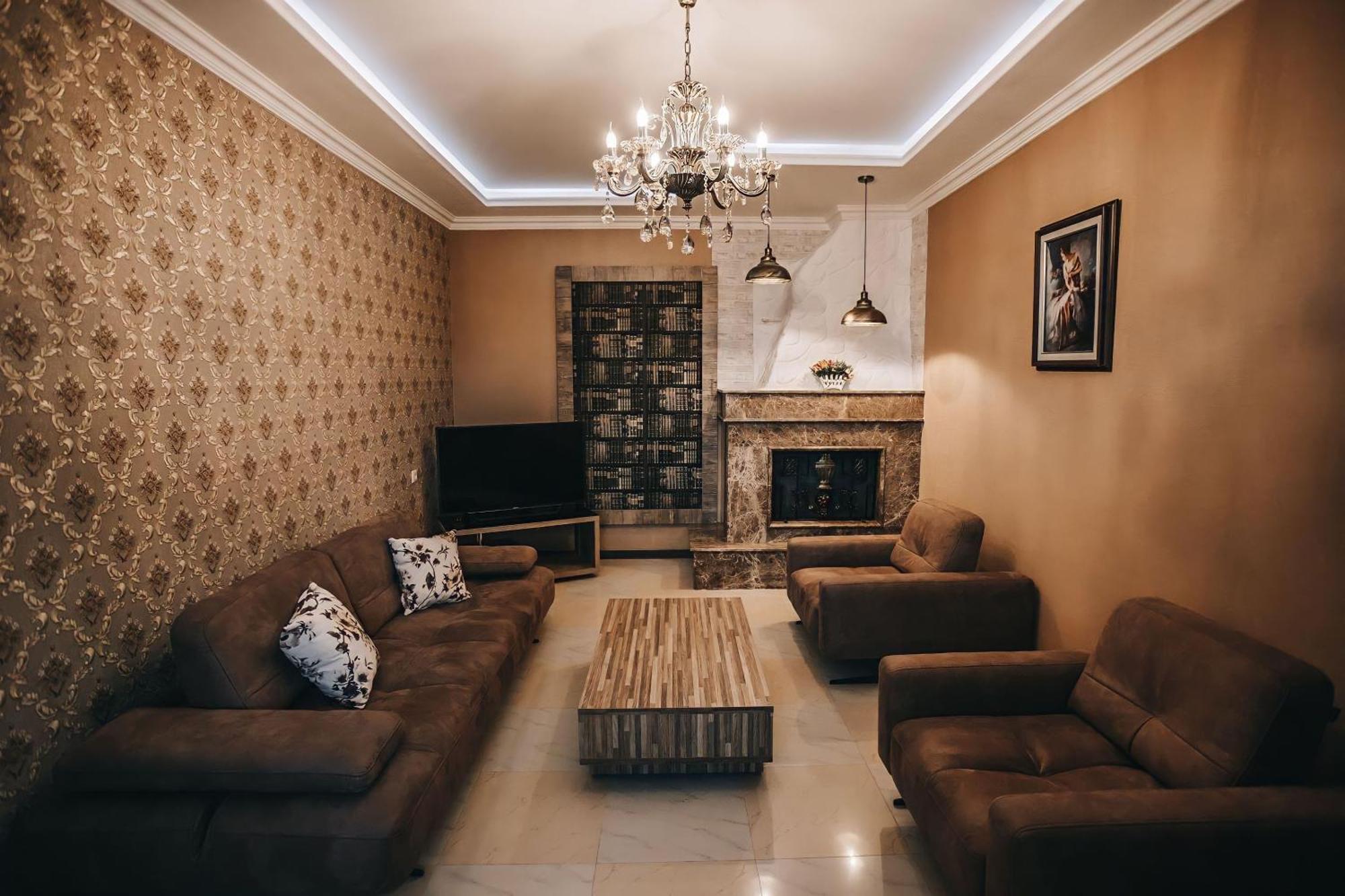 7 Rooms Hotel Tserovani Bagian luar foto